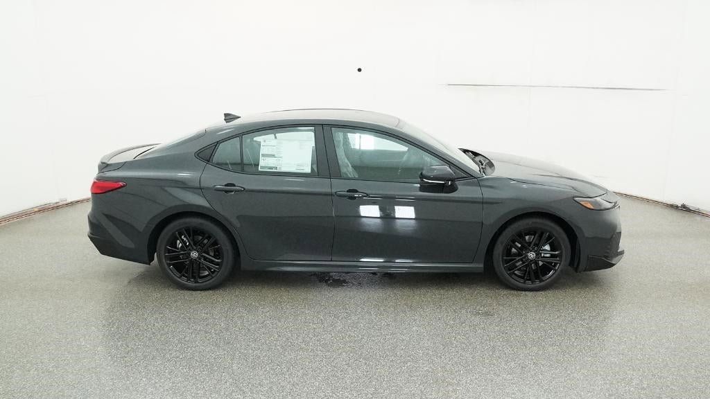 Vehicle image 15 of 33