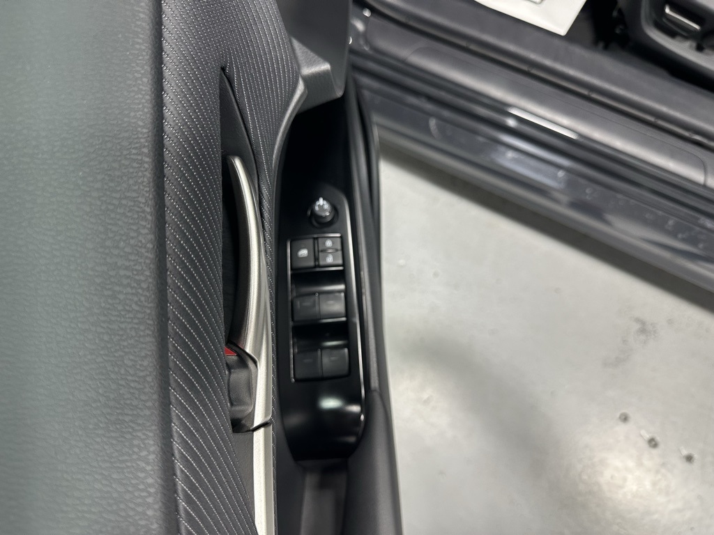 Vehicle image 9 of 69