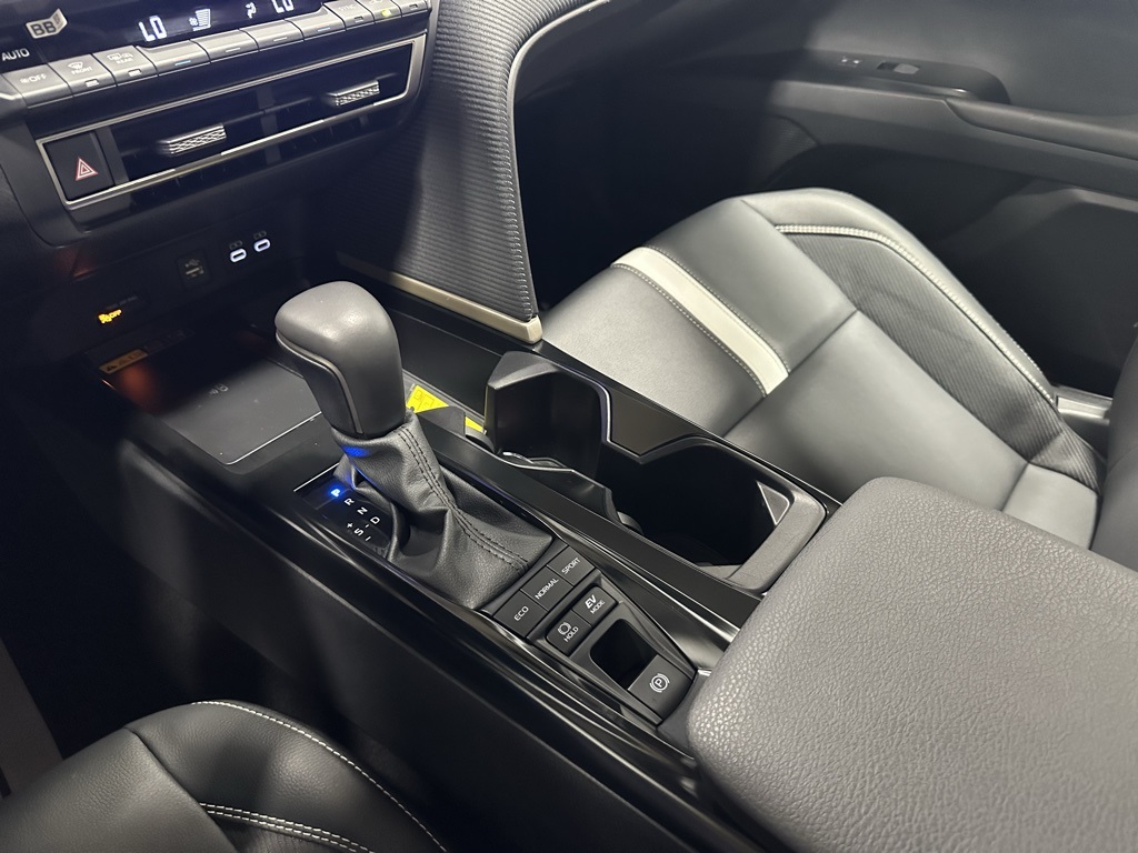 Vehicle image 40 of 69
