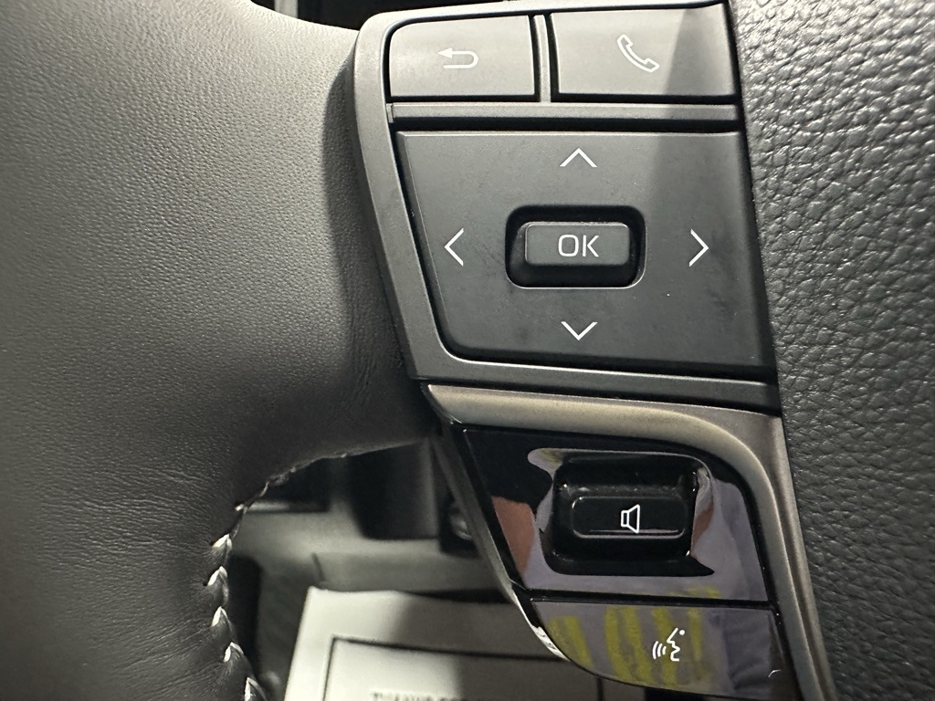 Vehicle image 19 of 69