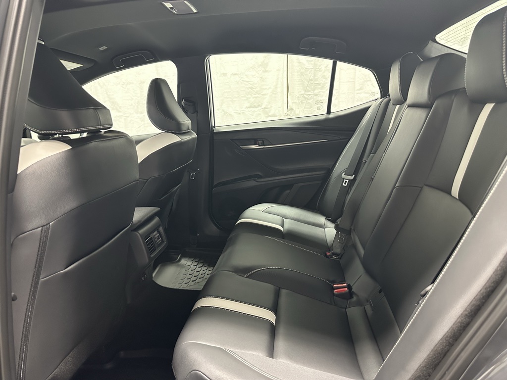 Vehicle image 47 of 69
