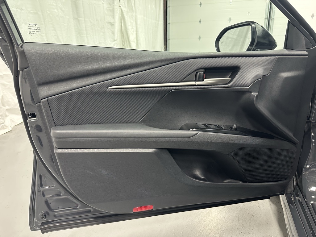 Vehicle image 8 of 69