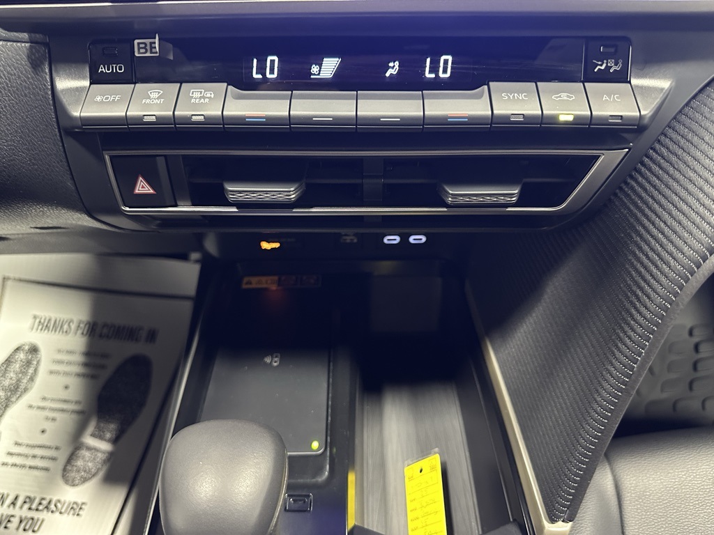 Vehicle image 38 of 69