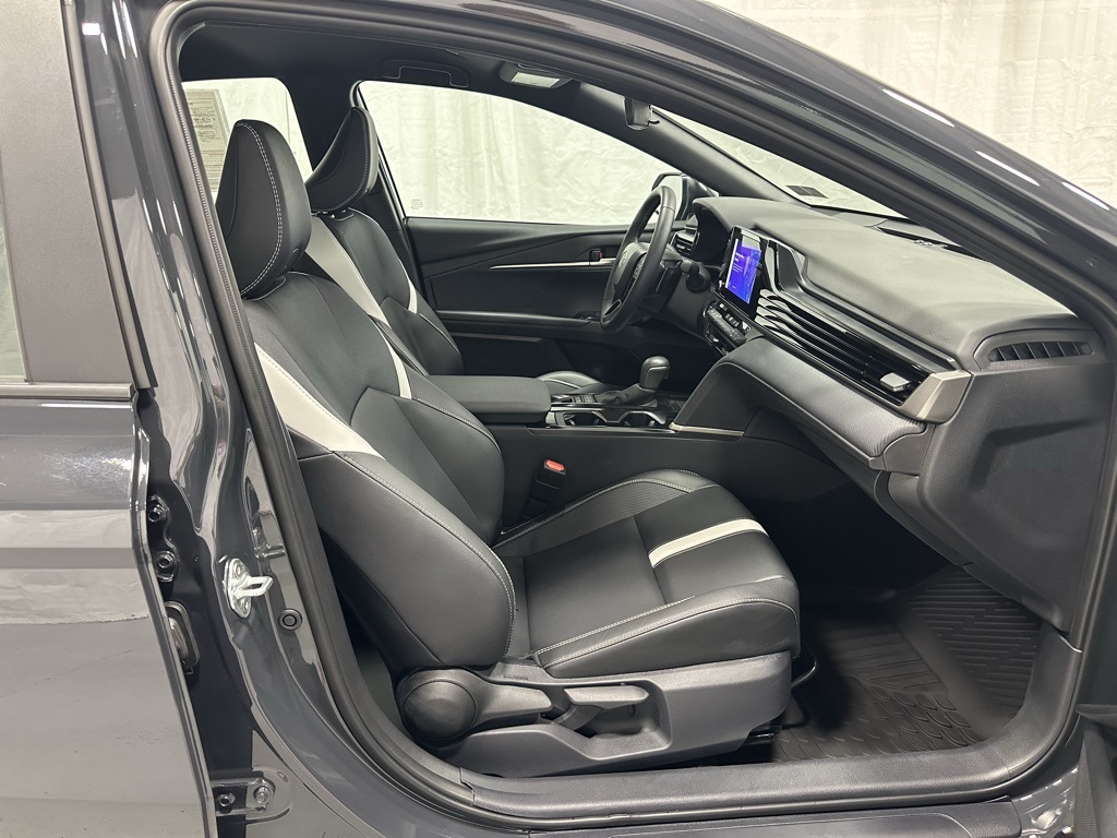 Vehicle image 57 of 69