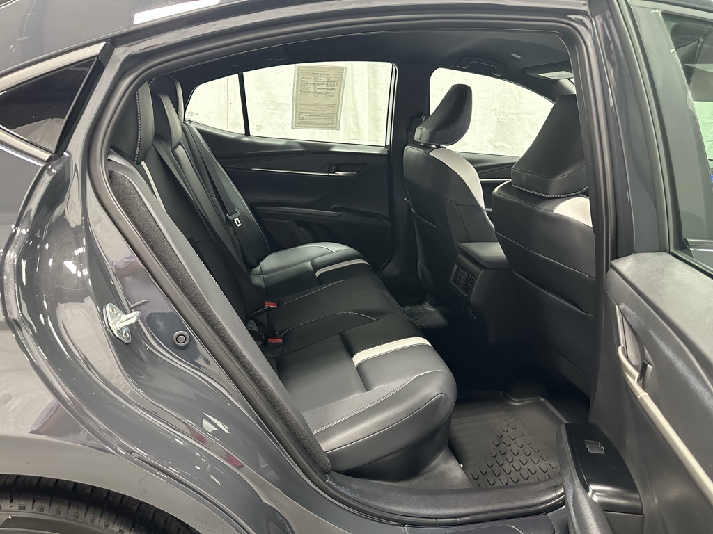 Vehicle image 51 of 69