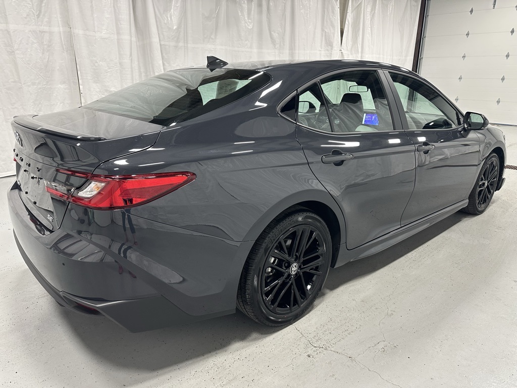 Vehicle image 4 of 69