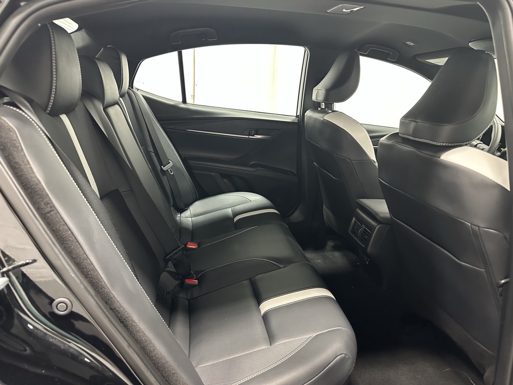 Vehicle image 54 of 69