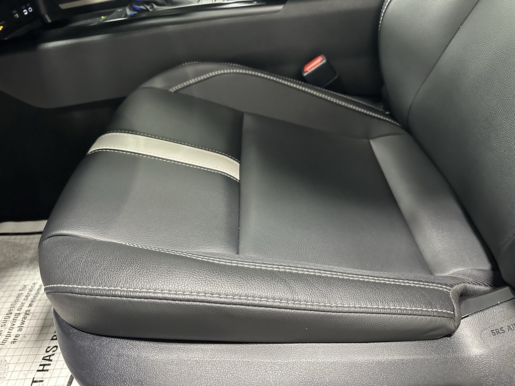 Vehicle image 13 of 69