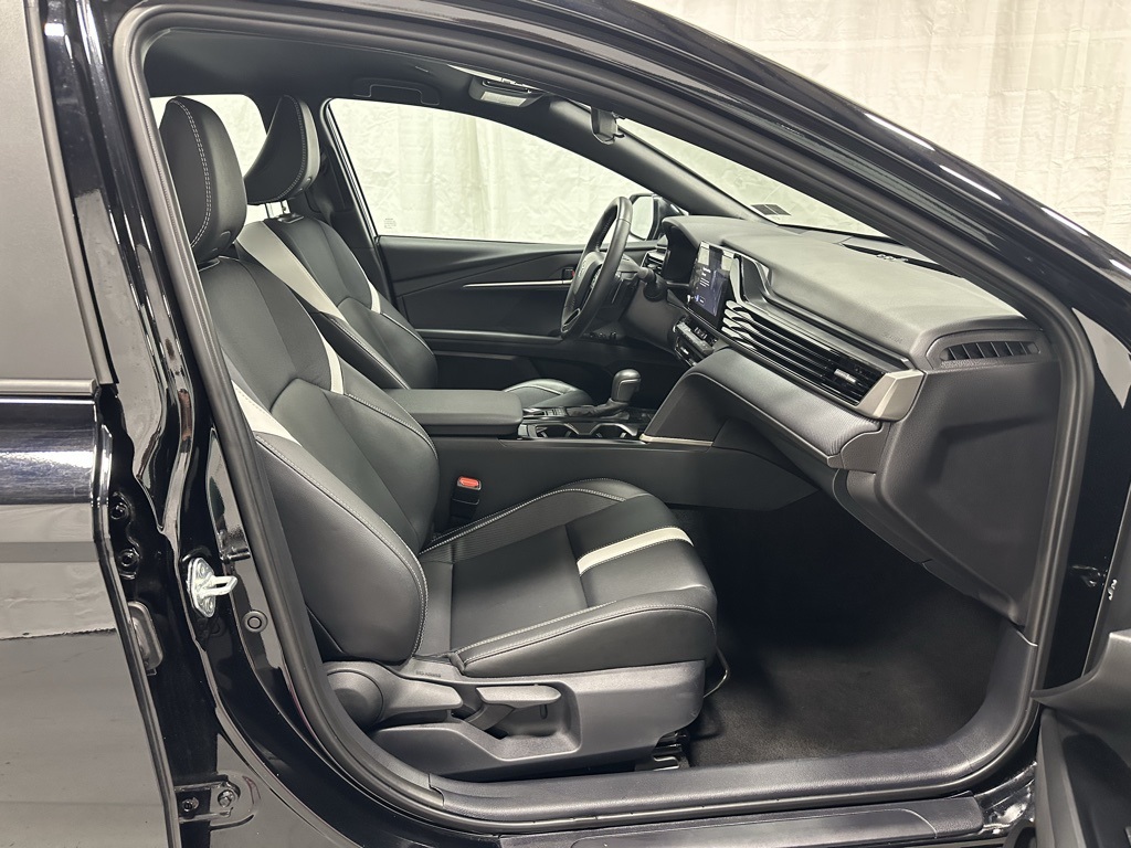 Vehicle image 57 of 69