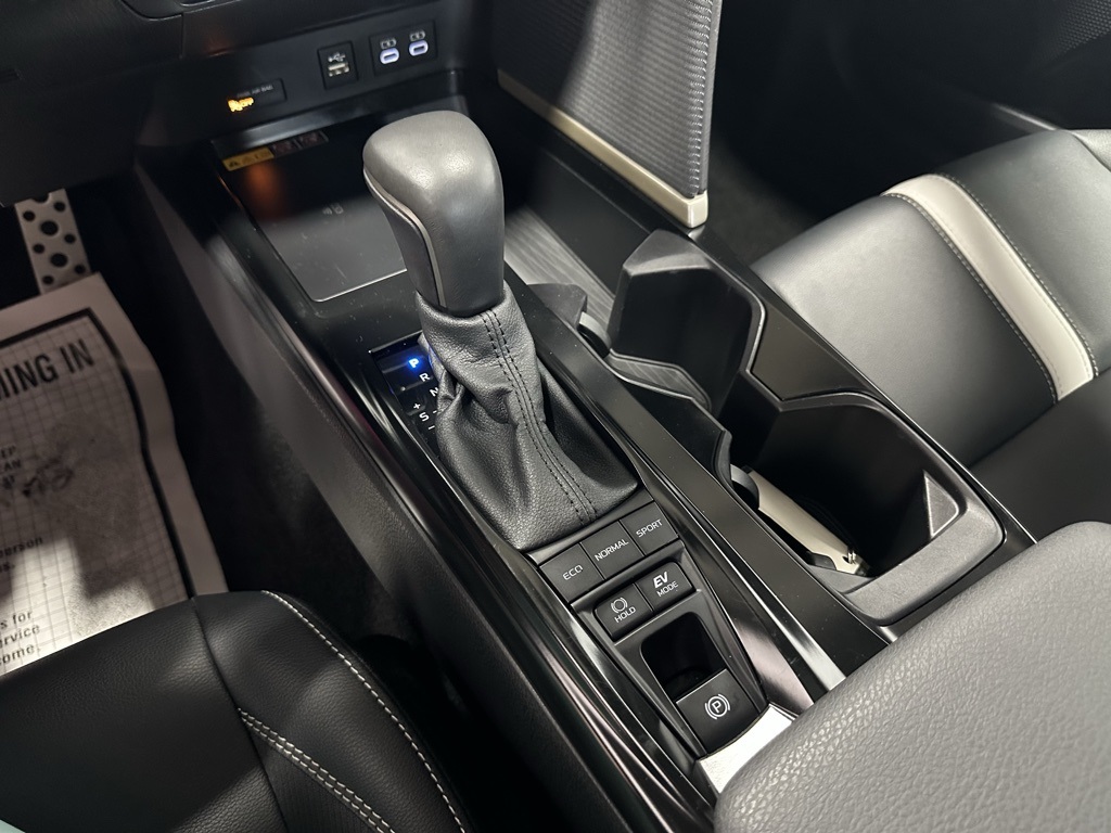 Vehicle image 40 of 69