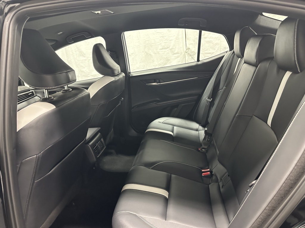 Vehicle image 47 of 69