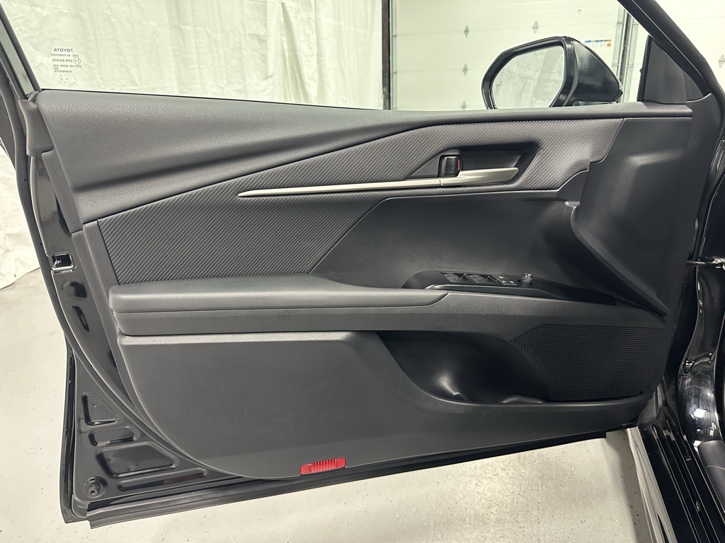 Vehicle image 8 of 69