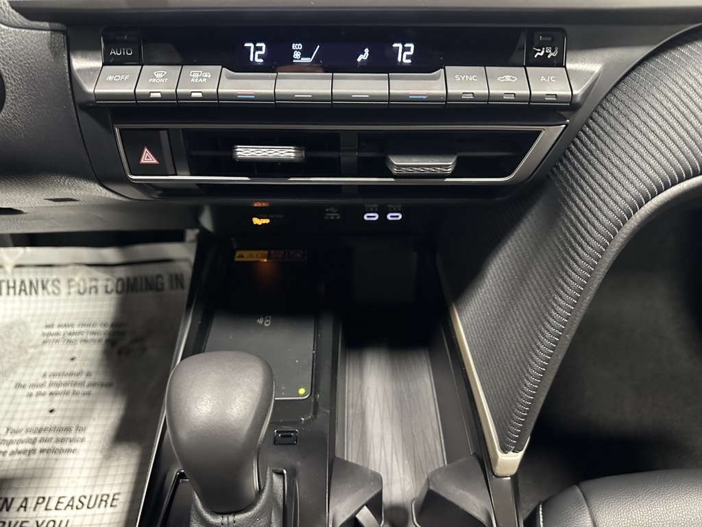 Vehicle image 38 of 69