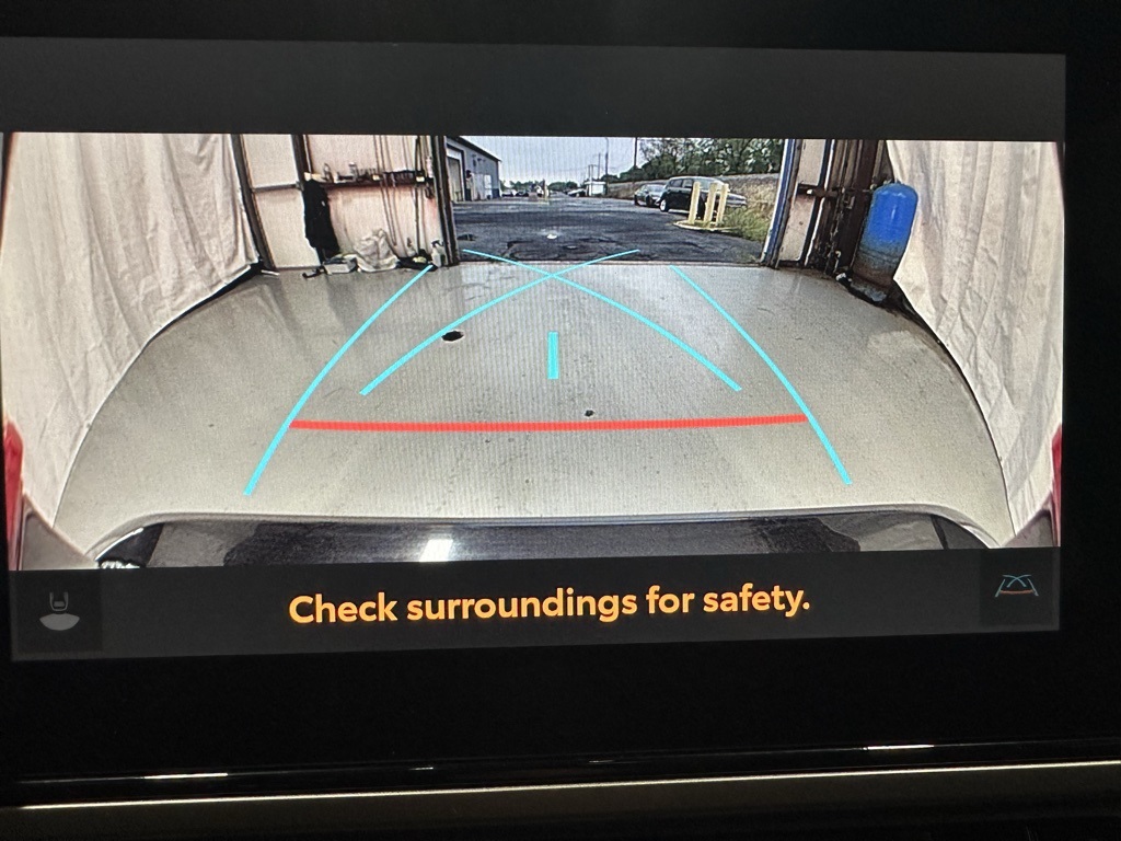 Vehicle image 37 of 69