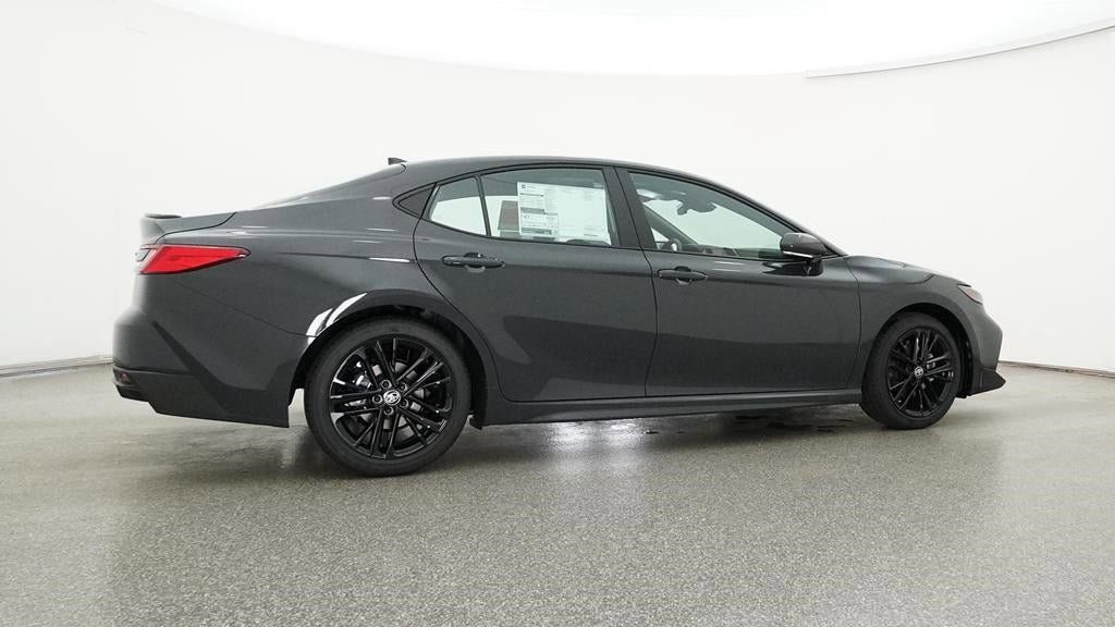 Vehicle image 17 of 33