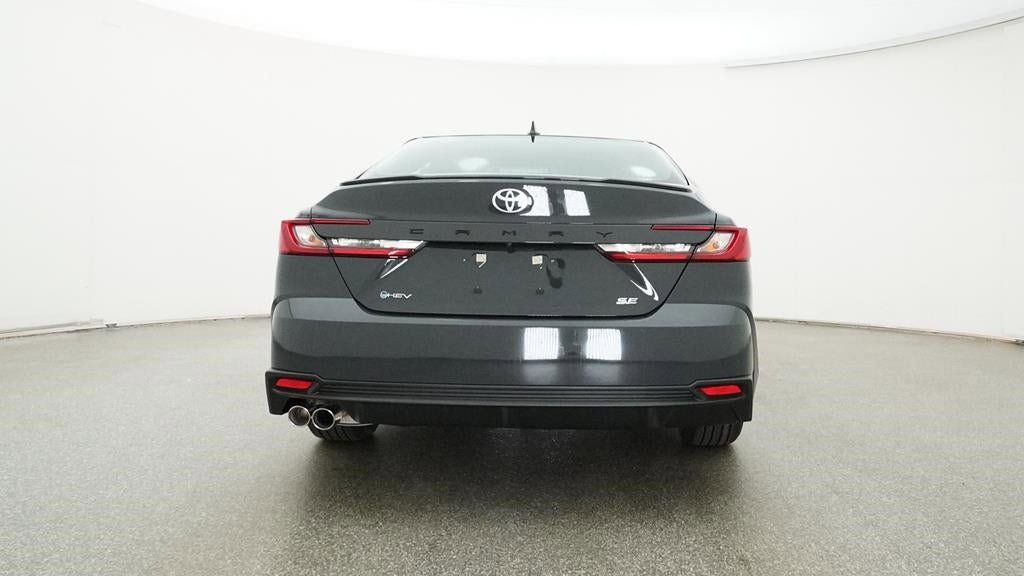 Vehicle image 23 of 33