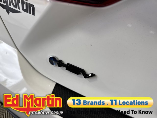 Vehicle image 40 of 56
