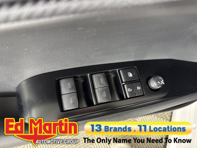 Vehicle image 41 of 56