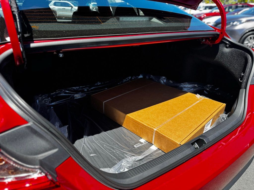 2025 Toyota Camry SE Image 8 of 31