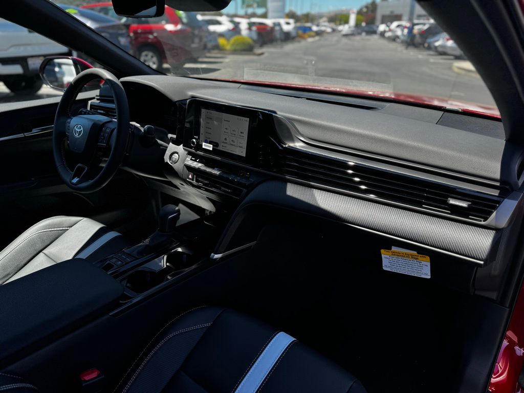 2025 Toyota Camry SE Image 15 of 31