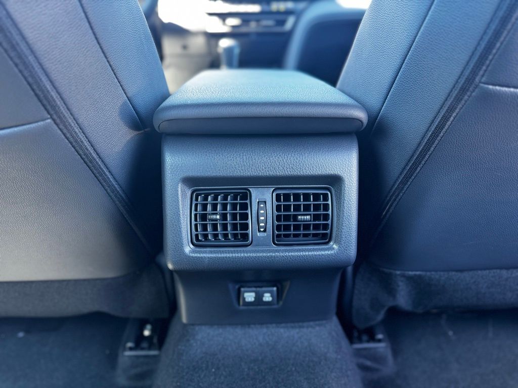 2025 Toyota Camry SE Image 24 of 31