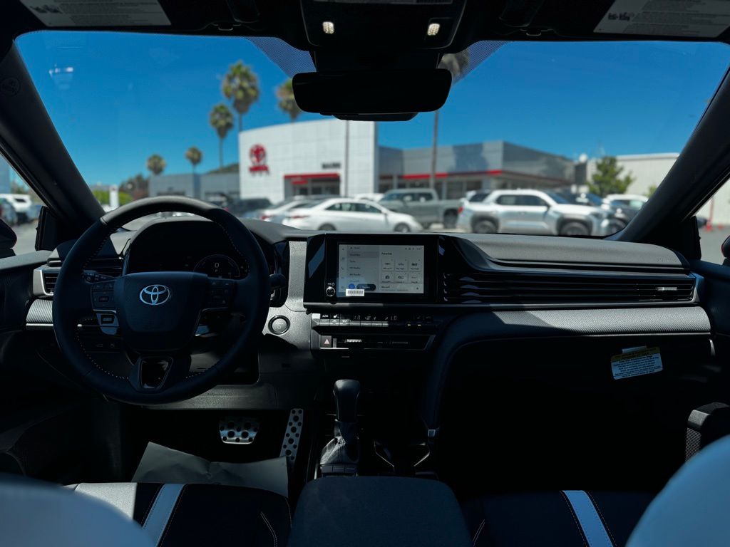 2025 Toyota Camry SE Image 12 of 31