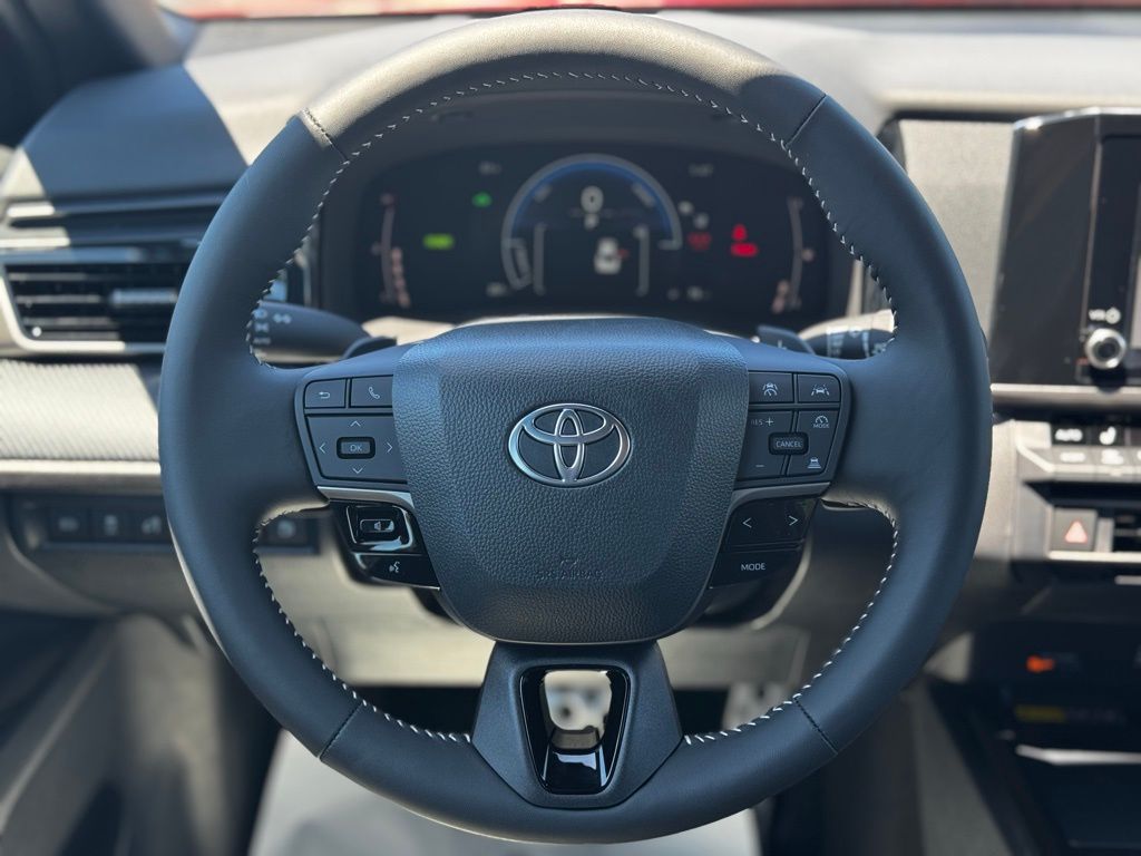 2025 Toyota Camry SE Image 17 of 31