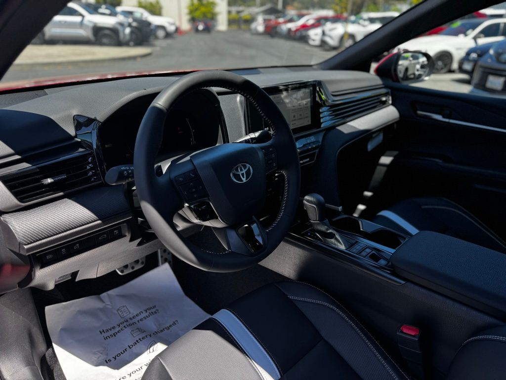 2025 Toyota Camry SE Image 13 of 31