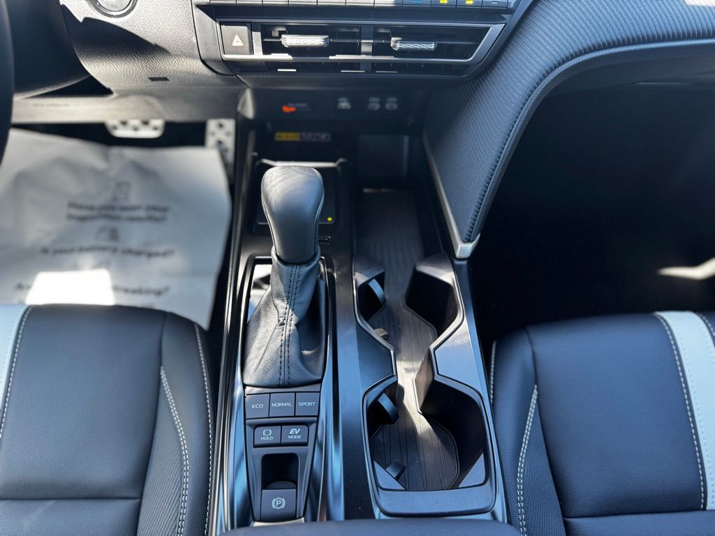 2025 Toyota Camry SE Image 21 of 31