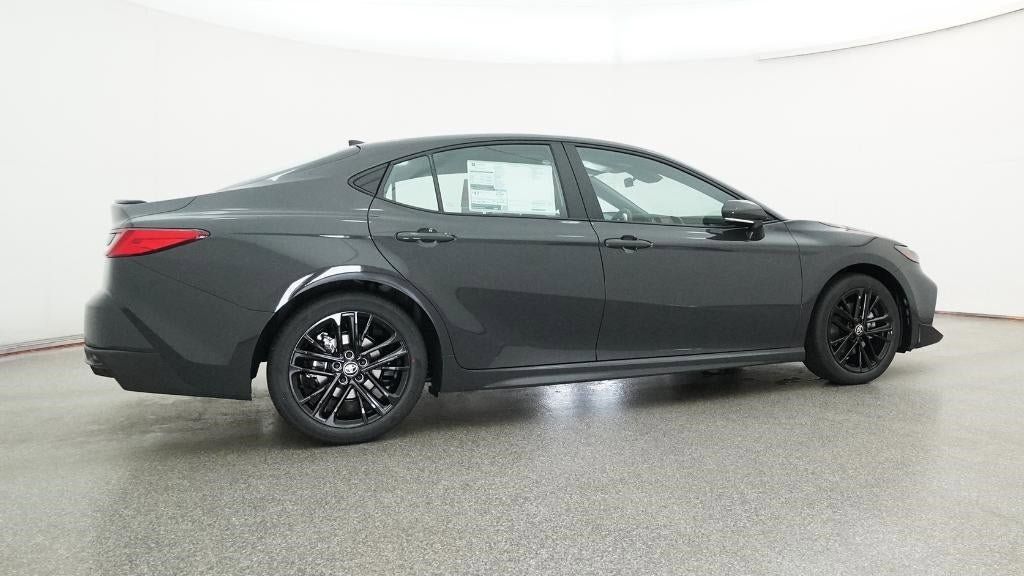 Vehicle image 17 of 33