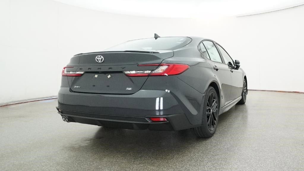 Vehicle image 21 of 33