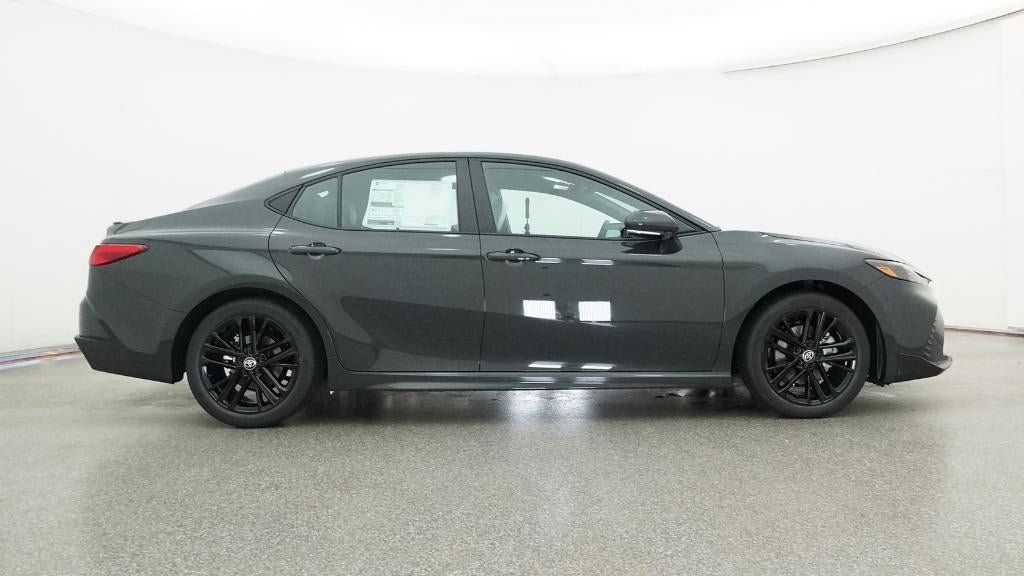 Vehicle image 15 of 33