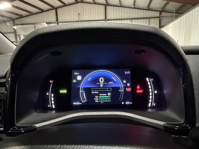 2025 Toyota Camry SE Image 12 of 18