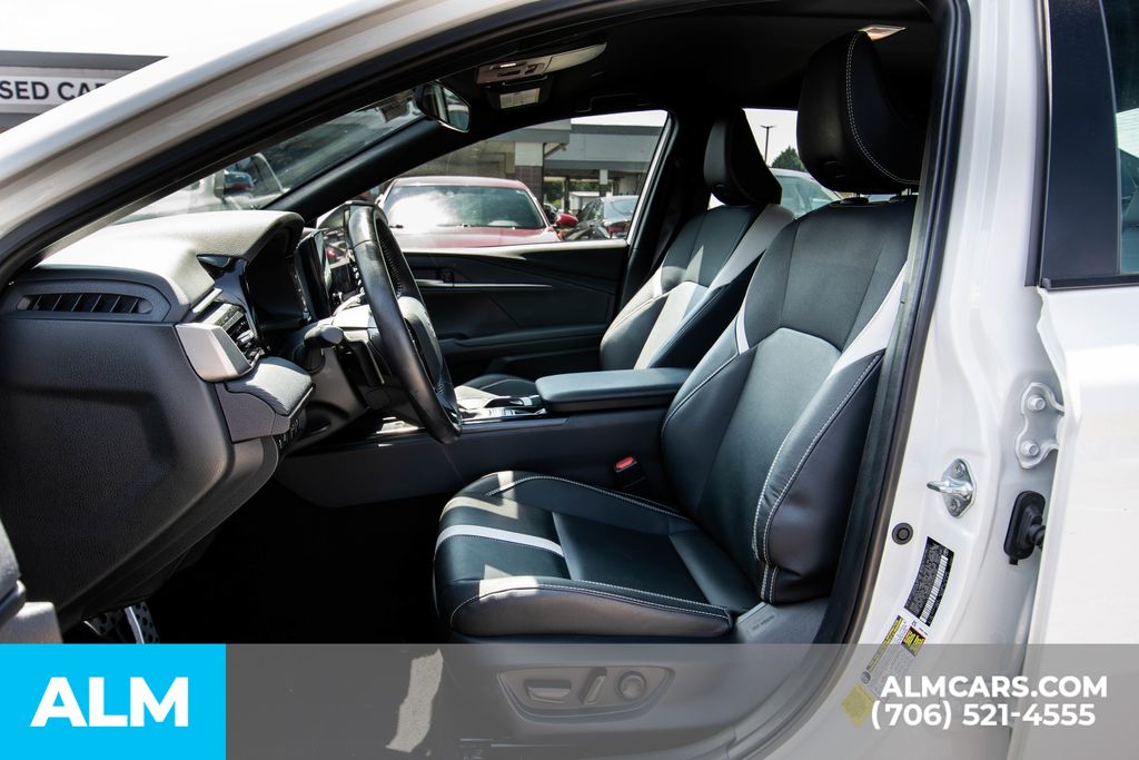 2025 Toyota Camry SE Image 10 of 27