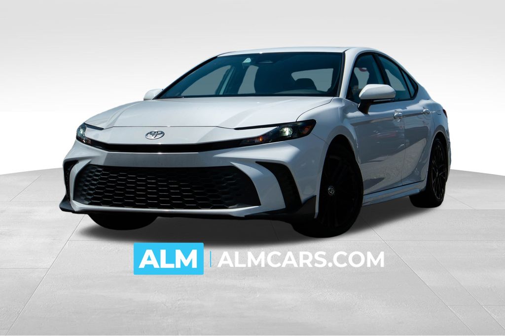 2025 Toyota Camry SE Image 2 of 27