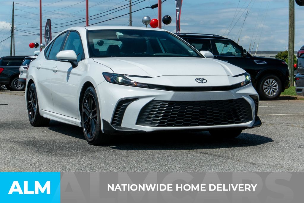 2025 Toyota Camry SE Image 4 of 27
