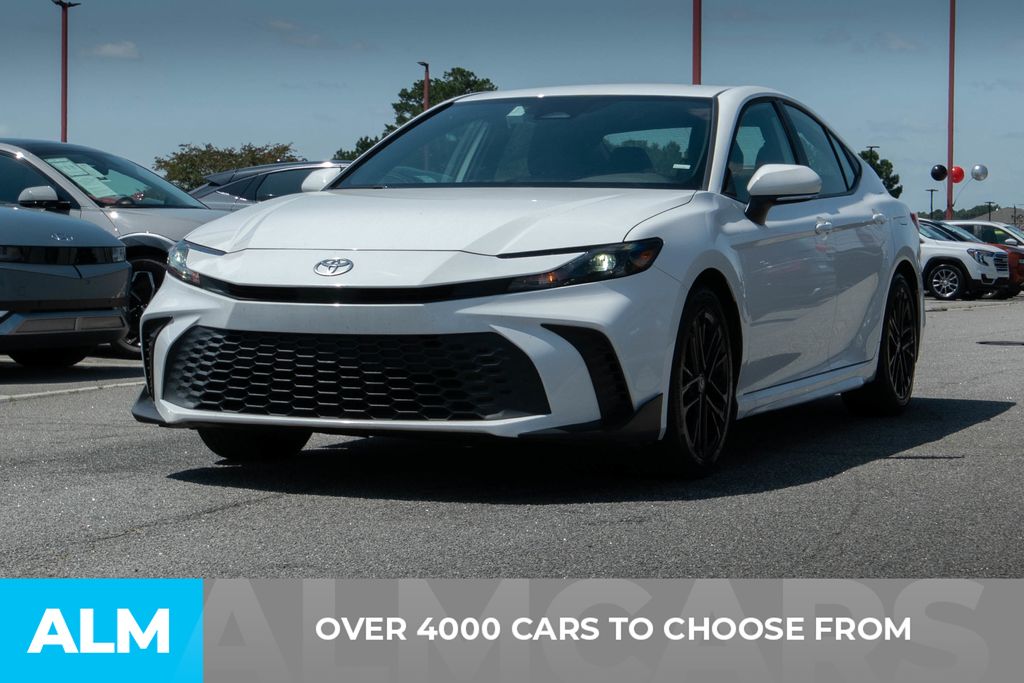 2025 Toyota Camry SE Image 1 of 27