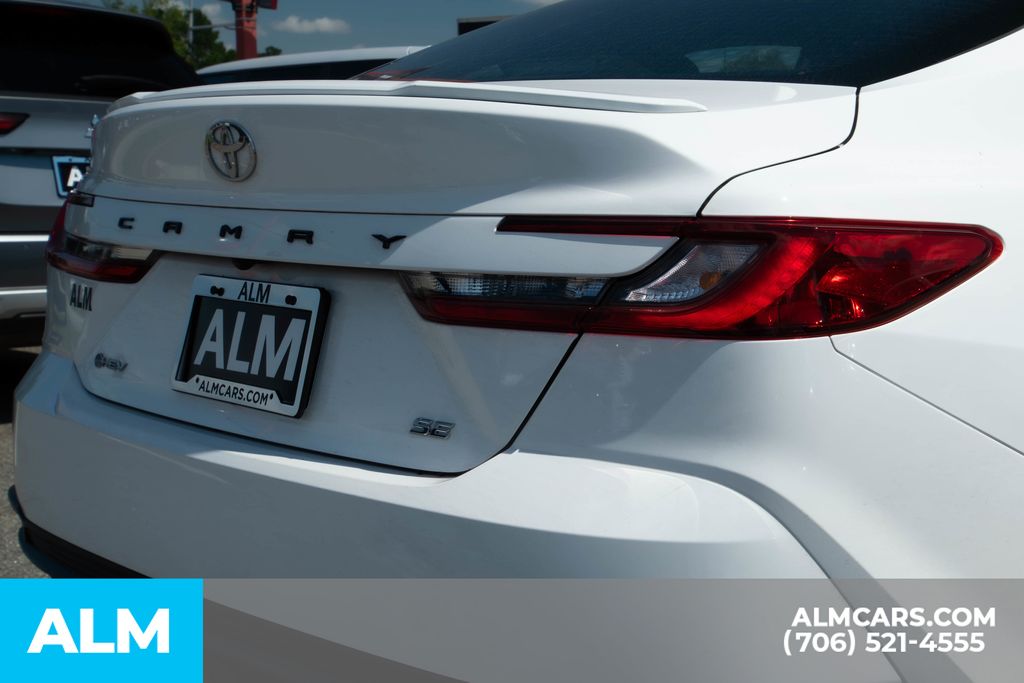 2025 Toyota Camry SE Image 21 of 27