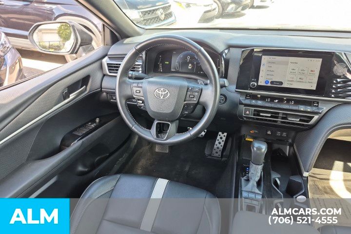 2025 Toyota Camry SE Image 16 of 36