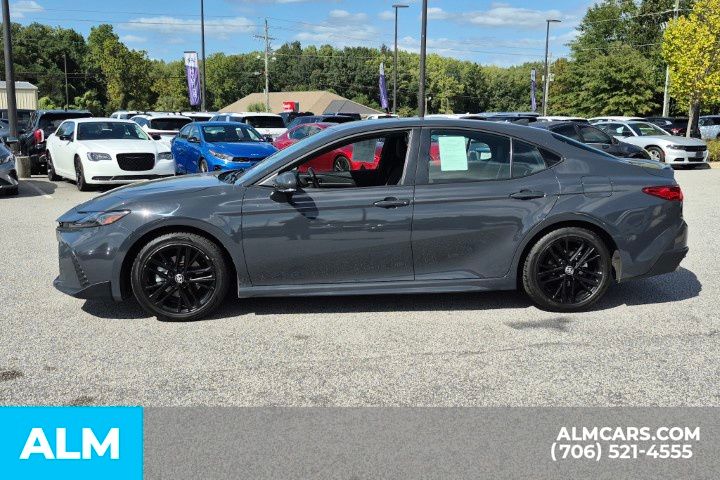 2025 Toyota Camry SE Image 7 of 36