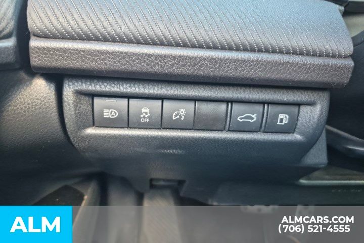 2025 Toyota Camry SE Image 24 of 36