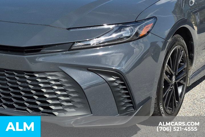 2025 Toyota Camry SE Image 32 of 36