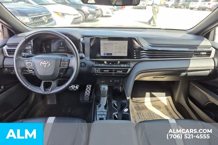 2025 Toyota Camry SE Image 18 of 36