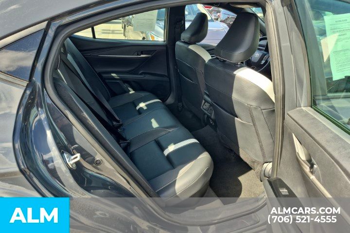 2025 Toyota Camry SE Image 14 of 36