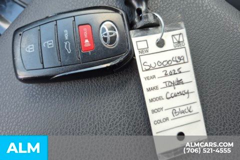 2025 Toyota Camry SE Image 27 of 36