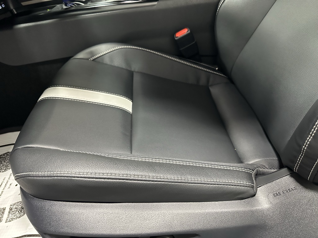 Vehicle image 12 of 68
