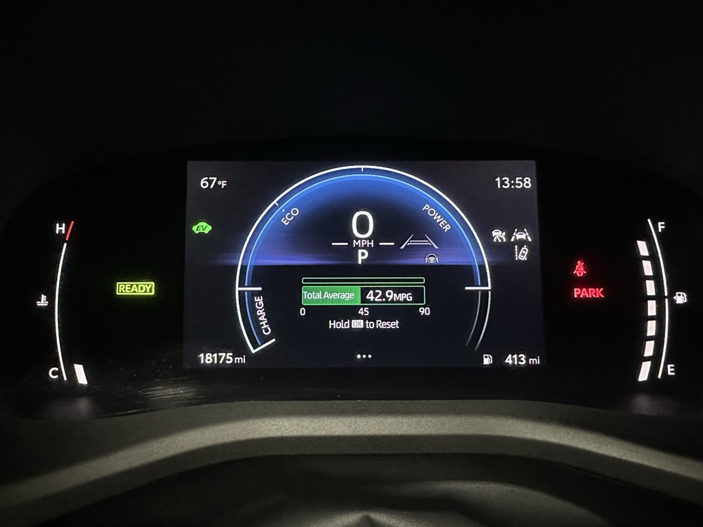 Vehicle image 22 of 68