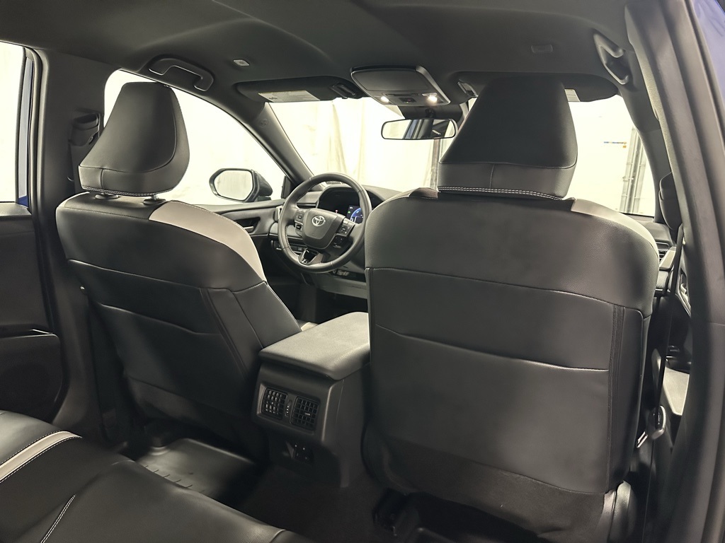Vehicle image 54 of 68