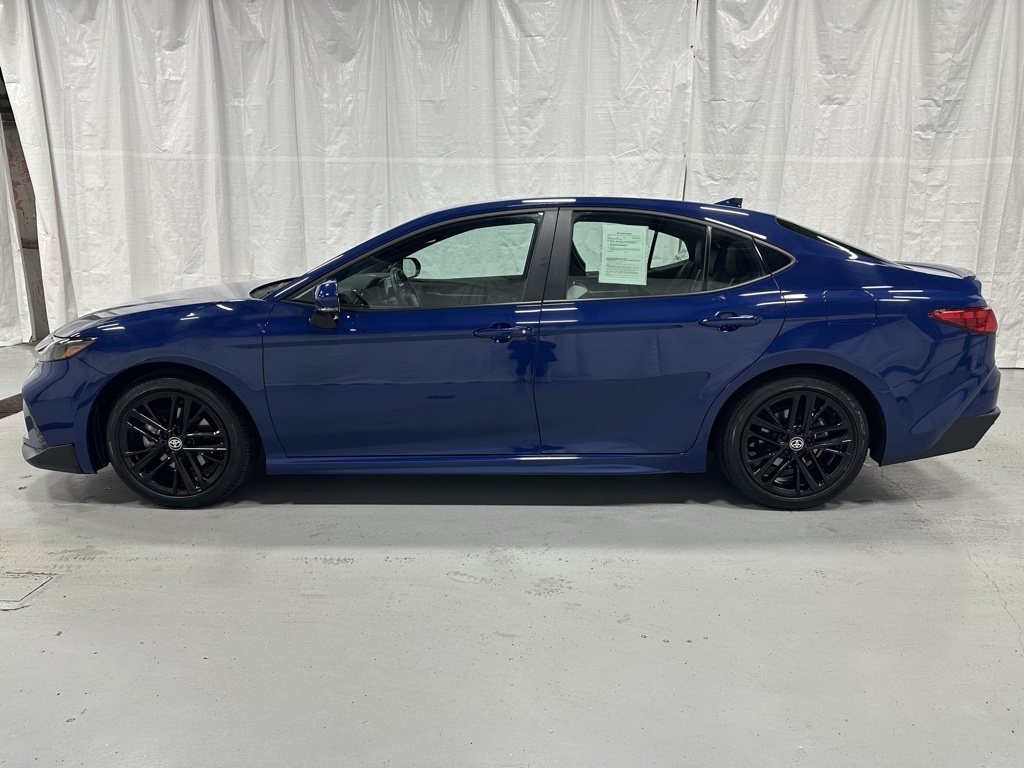 Vehicle image 7 of 68