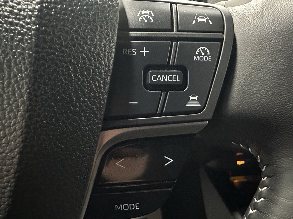 Vehicle image 19 of 68